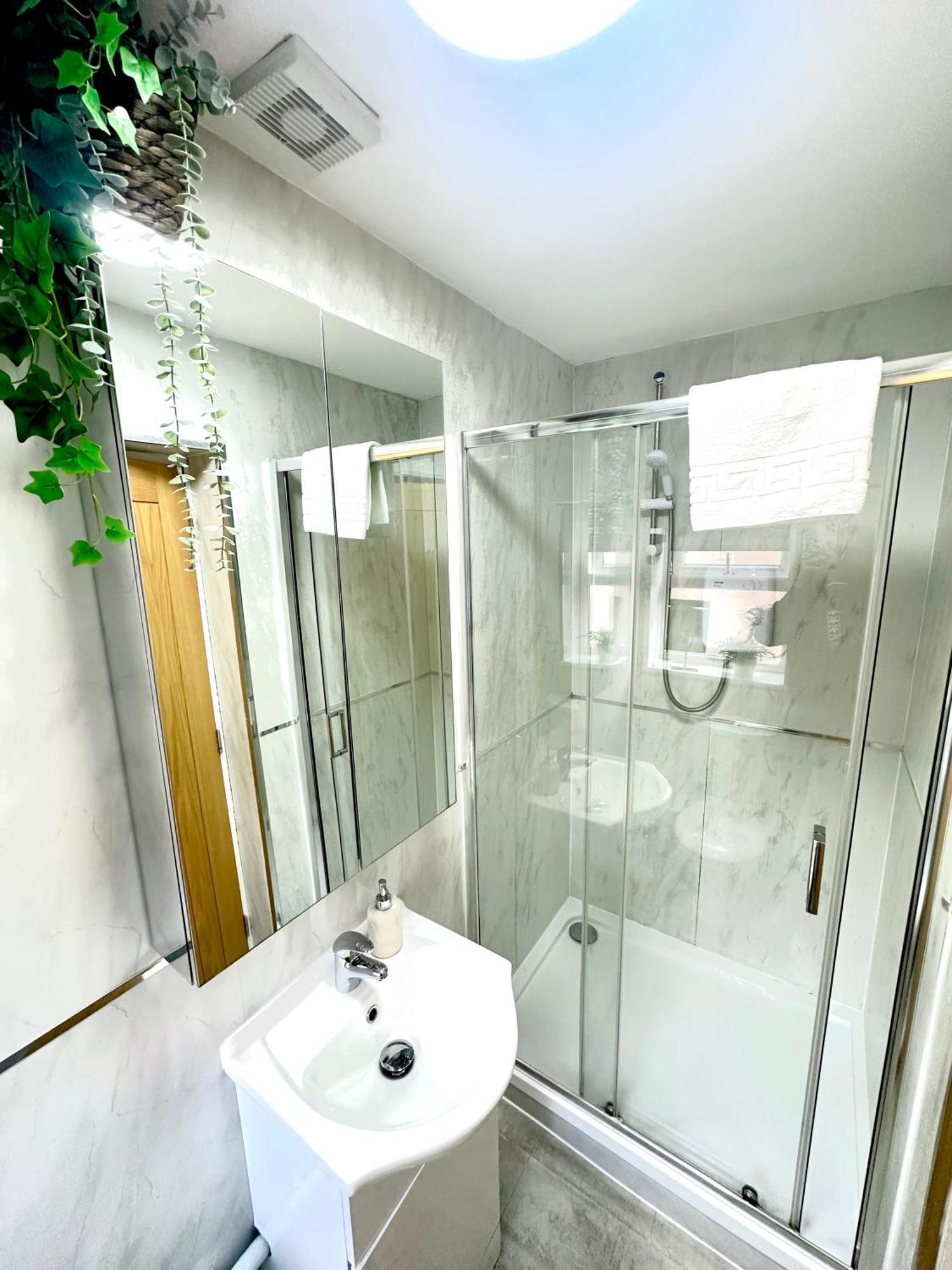 The Green Luxe En-Suite In Stratford Лондон Екстер'єр фото